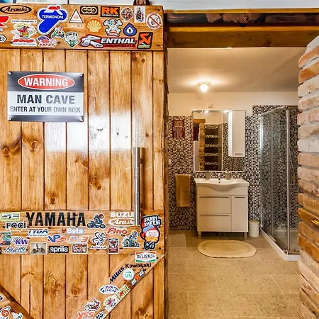 아파트 Industrial Style House Eni, With Parking, Bbq, Ac In Marcana,