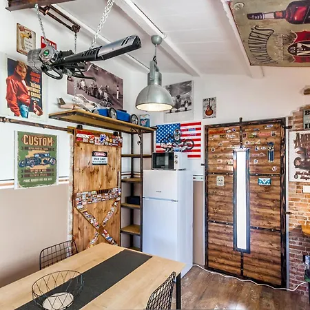 Industrial Style House Eni, With Parking, Bbq, Ac In Marcana,