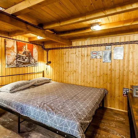 Industrial Style House Eni, With Parking, Bbq, Ac In Marcana, Marčana