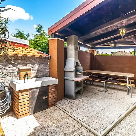 아파트 Industrial Style House Eni, With Parking, Bbq, Ac In Marcana, *
