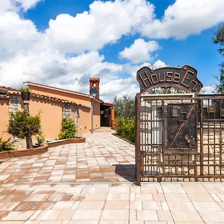 아파트 Industrial Style House Eni, With Parking, Bbq, Ac In Marcana,