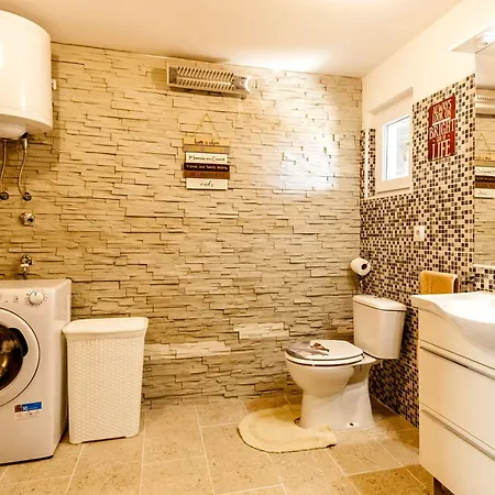Appartement Industrial Style House Eni, With Parking, Bbq, Ac In Marcana,