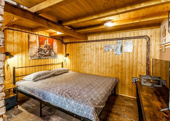 Industrial Style House Eni, With Parking, Bbq, Ac In Marcana, Marčana