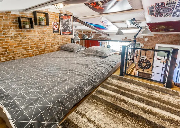 Industrial Style House Eni, With Parking, Bbq, Ac In Marcana,