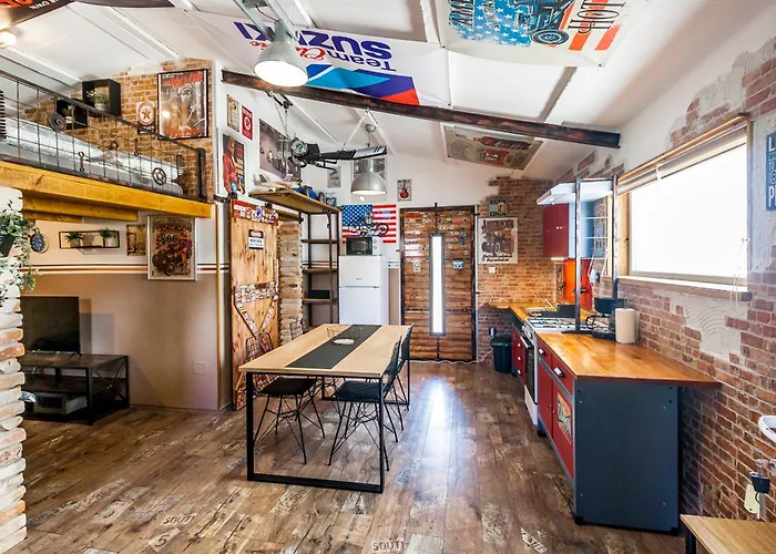 Industrial Style House Eni, With Parking, Bbq, Ac In Marcana,