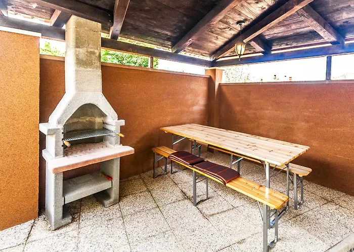 Industrial Style House Eni, With Parking, Bbq, Ac In Marcana, Marčana